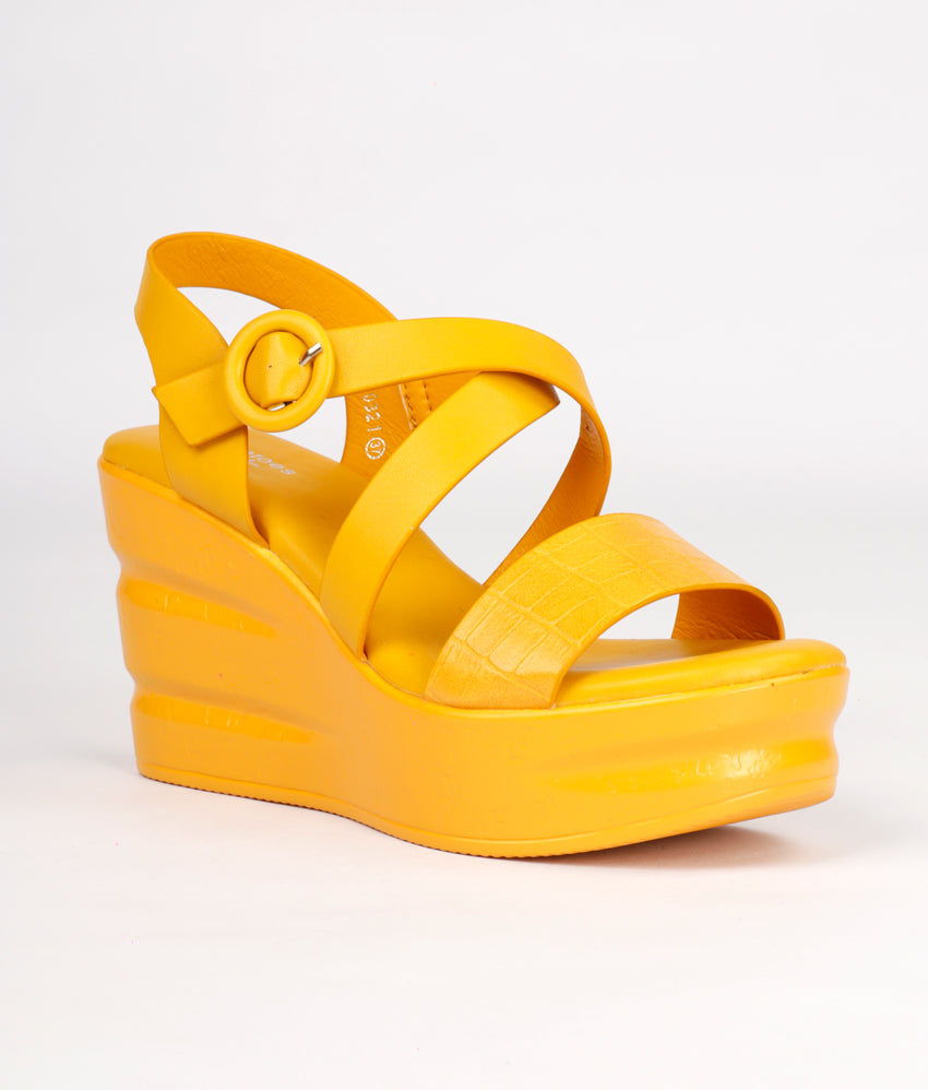 Designer Women Sandals Shoes Quilted Padded Nappa Leather Sandals Yellow  White Black Luxury Thick Bottom Nonslip Soft Bottom Fash5808555 From Taa0,  $57.67 | DHgate.Com